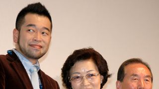 会見場の記者も号泣! 新大久保駅で亡くなった韓国人青年の真実
