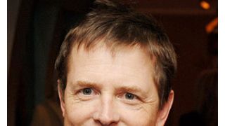 マイケル・J・フォックス、政治CMでの「演技」を非難される
