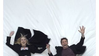 ケイト・ウィンスレットとヒュー・ジャックマン、プレミアへ出席