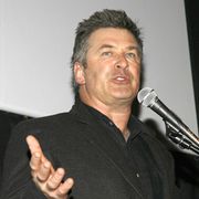 アレック・ボールドウィン、収録後のナレーションを撤回要求