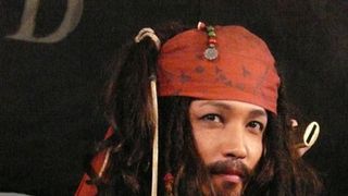 あのジャック・スパロウ船長は誰? デップ?…よく見ると玉木宏!