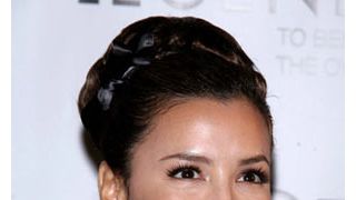 エヴァ・ロンゴリア、結婚式は7月にパリで?