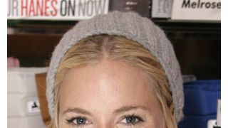 シエナ・ミラー、レオナルド・ディカプリオとの噂を否定