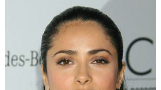 サルマ・ハエック、母国メキシコでスペイン語映画へ出演