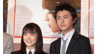 “萌え～”モード全開！北乃きい制服姿で登場！