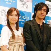 イケメンに囲まれたサエコが大胆告白!「体に触ってみたい……」