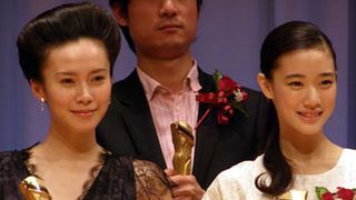 中谷美紀がタマネギ風ヘアーで登場! 第80回キネマ旬報ベスト・テン表彰式
