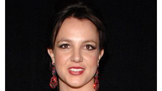 ブリトニー・スピアーズ、今度は坊主頭でお騒がせ