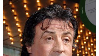 シルヴェスター・スタローン、禁止物を持ち込み？