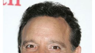 コメディアンのリチャード・ジェニ、拳銃自殺