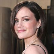 カーラ・グギーノ、ドラマ「アントラージュ」のキャスト入り
