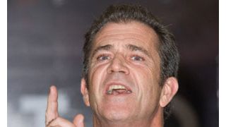 メル・ギブソン、大学教授と衝突