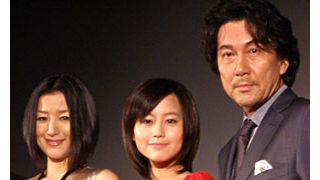 “日本一セーラー服が似合う人”堀北真希の自転車をこぐ姿