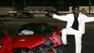 エディ・グリフィン、150万ドルの車を大破