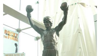 熱い！『ロッキー』ファンも12時間ぶっ通しで“グロッキー”！