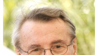 ミロス・フォアマン、プラハでオペラを監督
