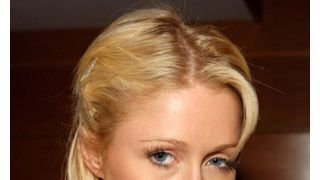 元ミス・アメリカがパリス・ヒルトンの電話番号とメルアドをブログに掲載