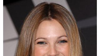 ドリュー・バリモア、ピープル誌の「最も美しい人」のトップに選ばれる