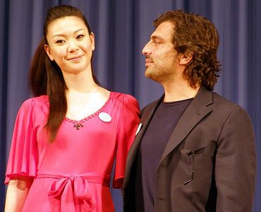 知花くららの美しさにイタリア人監督仕事そっちのけ シネマトゥデイ