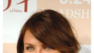 キャメロン・ディアス、元彼とぎこちないキス
