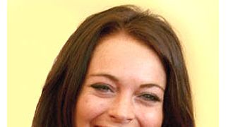 リンジー・ローハン、パパラッチに訴えられる