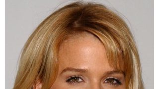 ポピー・モンゴメリー、11月にはママに