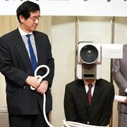 “盗撮ビデオ男”が登場! 盗撮現場は10年以下の懲役か1000万以下の罰金!
