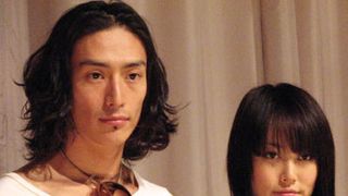 伊勢谷友介と菊地凛子がゆる～い舞台あいさつ