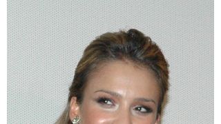 ジェシカ・アルバ、女性用のポルノ雑誌を出版して！