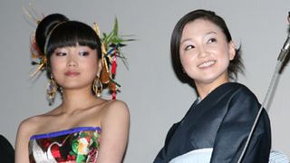ミニスカのサトエリとしっとり永作博美が女の違いを見せつける! 軍配はどっち?