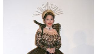 デヴィ夫人“夜の女王”となって“口笛王子”に優しい言葉