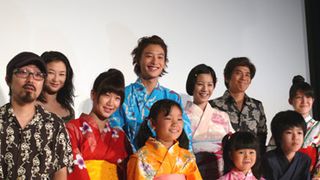 佐藤浩市が、16才の“愛娘”の浴衣姿にデレデレ!