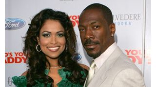 エディ・マーフィ、恋人と婚約! 隠し子騒動も影響あたえず