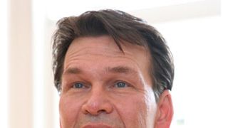 パトリック・スウェイジ、フォレスト・ウィッテカーとジェシカ・ビールと共演