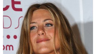 ブラピ元妻ジェニファー・アニストン、休日は友人夫婦と
