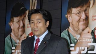 治療を受けられずに死ぬ人増加…は日本の未来! マイケル・ムーアの『シッコ』試写で政治家訴える!