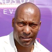 『シャフト』のジョン・シングルトン監督、歩行者をはねて死なす