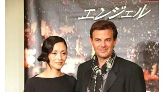 フランスのイケメン監督が、熟女・夏木マリの猛烈ラブアピールに苦笑い!?