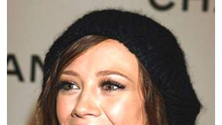 ヒラリー・ダフ、恋人からの20歳のバースデー・プレゼントはベンツのSUV