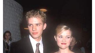 リース・ウィザースプーンとライアン・フィリップ、正式に独身に