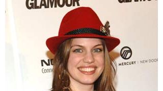 『マイ・ガール』のアンナ・クラムスキー、婚約