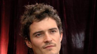 オーランド・ブルーム、パパラッチのせいで追突事故