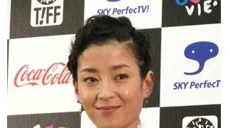 宮沢りえ、アダルトなドレス姿で登場!「愛し続けられる候補ほしい」