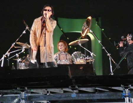 X JAPAN、数千人がパニック寸前の中『ソウ4』のテーマ奏で10年ぶりの再始動