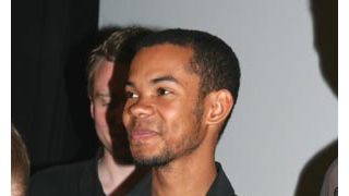 超キュートなアフロ少年、丸刈りで登場して観客ガッカリ?