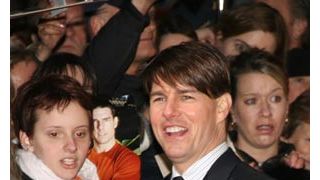 トムがレッドカーペットで2時間以上のファンサービス！【第51回ロンドン国際映画祭】