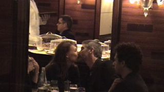 決定的瞬間?ジョージ・クルーニー、キスの後に怒鳴り合いのケンカ