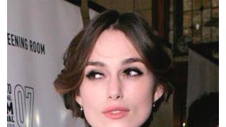 キーラ・ナイトレイ、新聞を読むことを禁止される