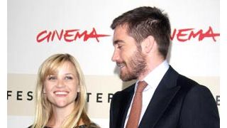 リース・ウィザースプーン、今度はカリフォルニアでギレンホールとデート