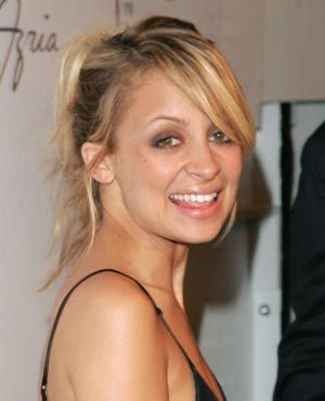 ニコール リッチー 出産祝いを100家族に寄付 シネマトゥデイ